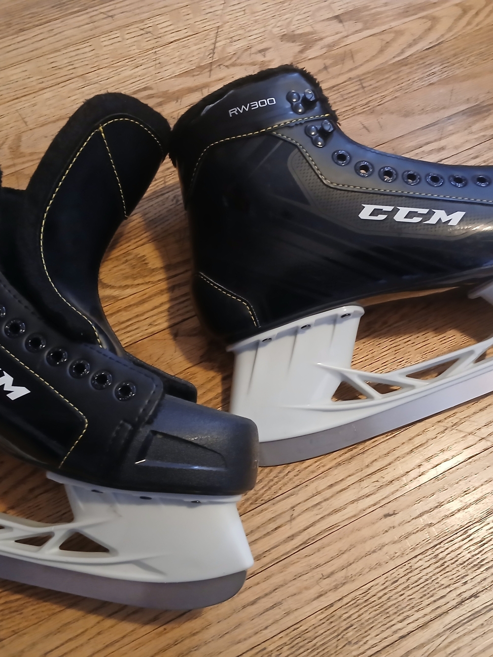 CCM Black and White RW300 Ice Hockey Skates Size 12